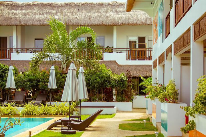 Hotel Exterior 107 of 120