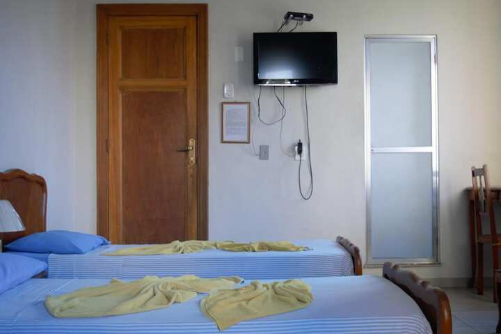 Room 28 of 43