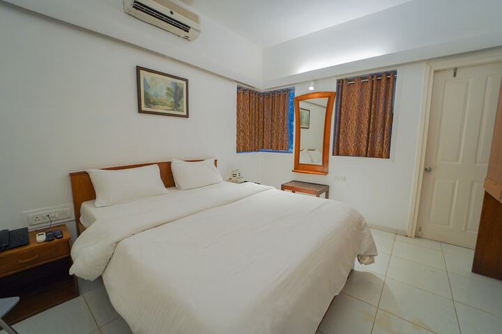 Room 8 of 43