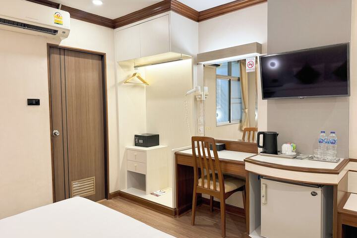 Room 29 of 48