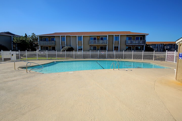 Pools & Facilities