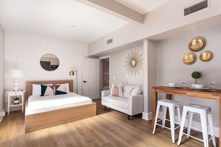 Room 95 of 200