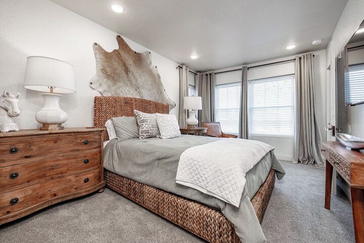 Superior Room 1 Queen Bed (130 of 168)