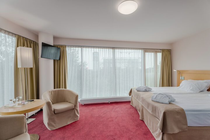 Room 25 of 58
