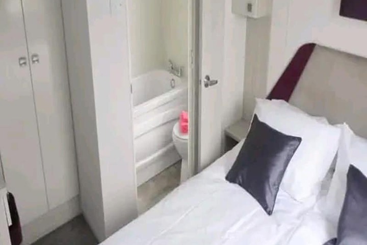 Room 4 of 23
