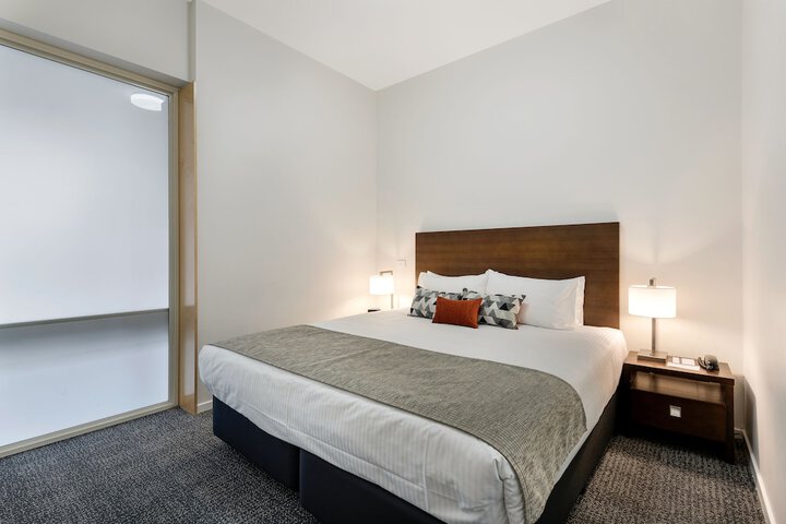 Room 7 of 19