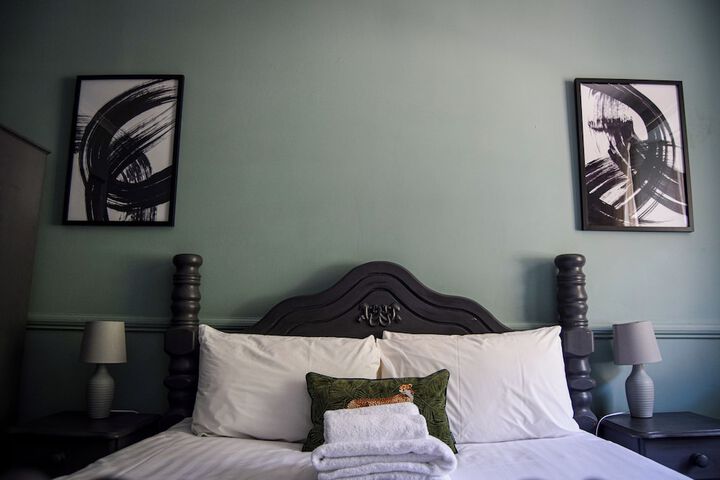 Room 5 of 37