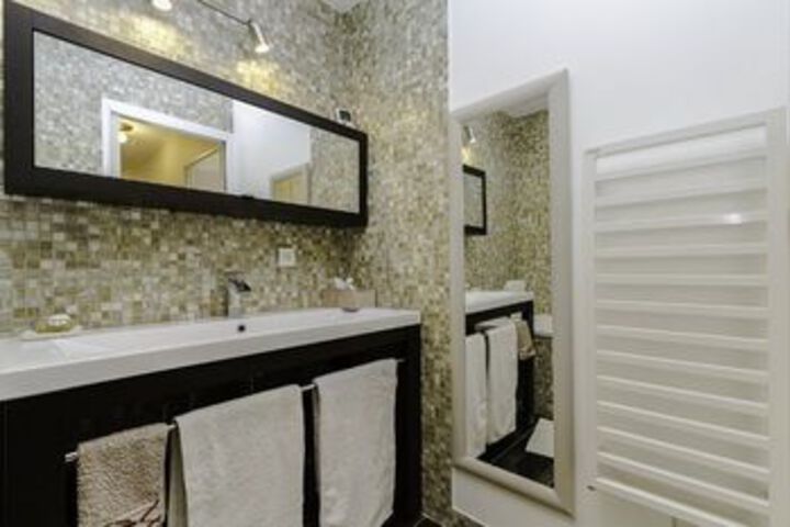 Room 3 of 43