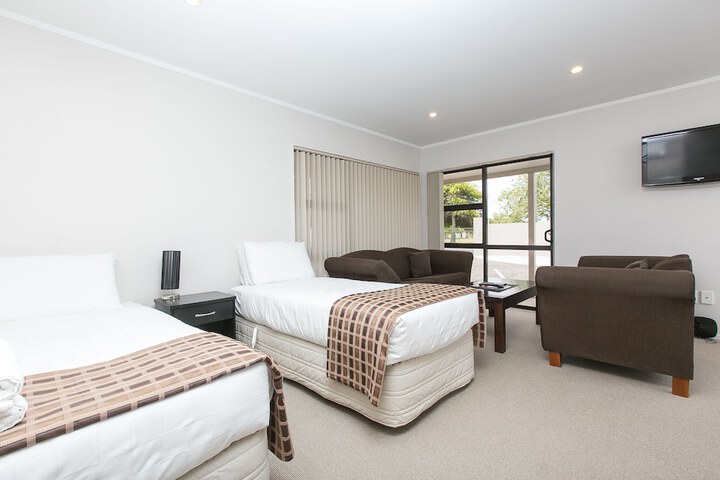 Room 16 of 27