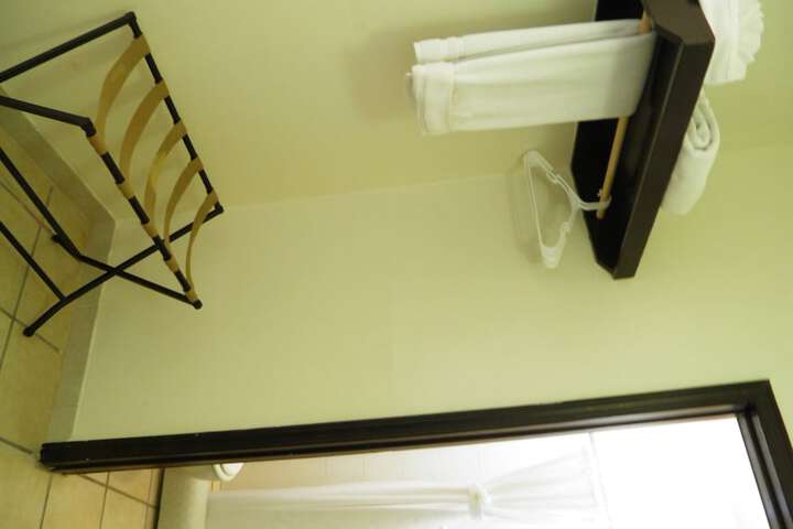 Room 62 of 86