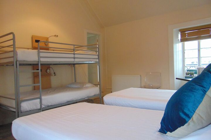 Room 8 of 35