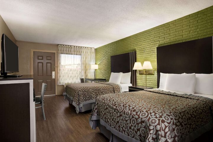 2 Double Beds (1 of 8)
