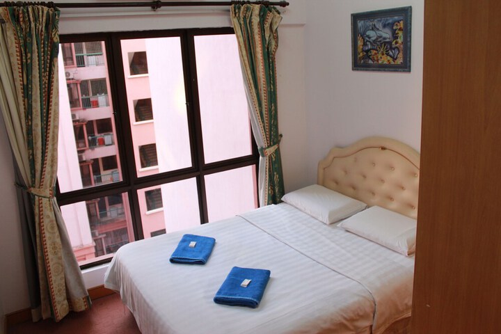 Room 29 of 270