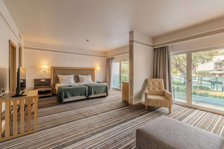 Room 16 of 47