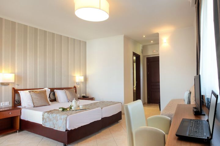 Room 4 of 101