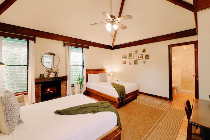 Room 44 of 252