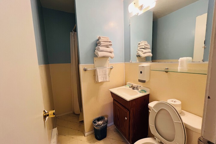 Room 40 of 48