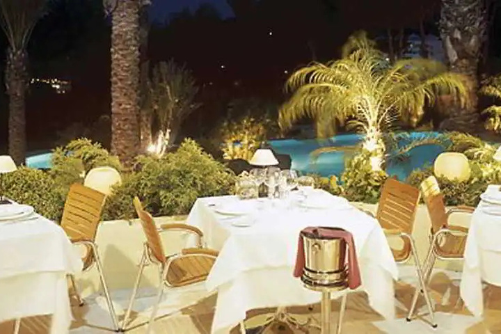 Dining 3 of 3
