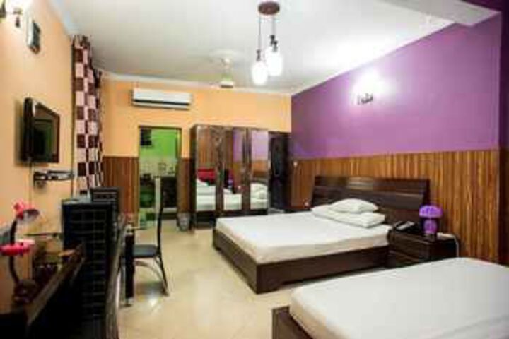 Room 16 of 37