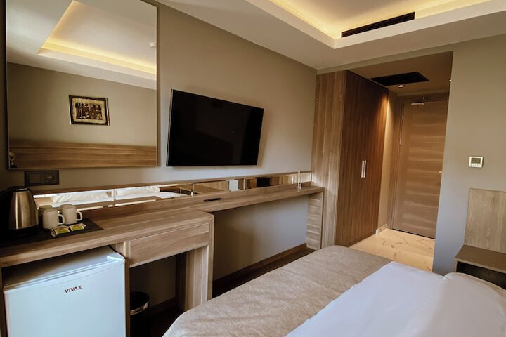 Room 32 of 74