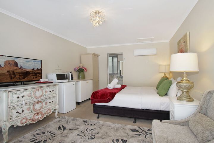 Room 5 of 43