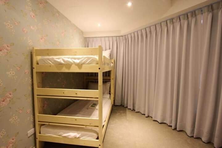 Room 27 of 80