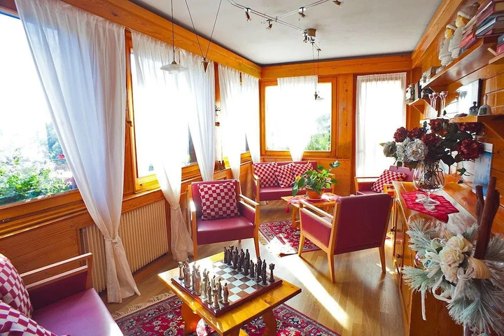 restaurant