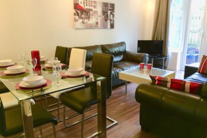 Room 12 of 18