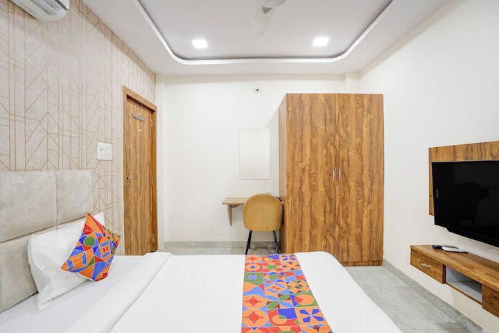 Room 10 of 22