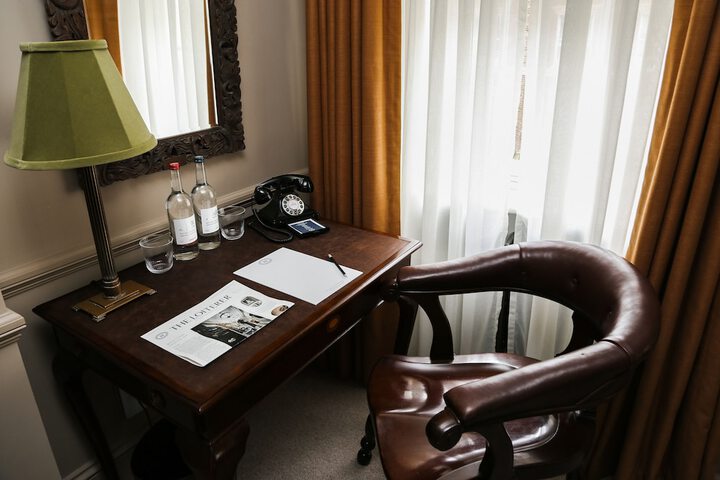 Room 28 of 87