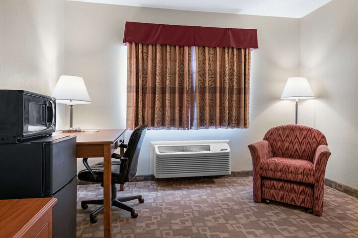 1 King Bed (9 of 13)