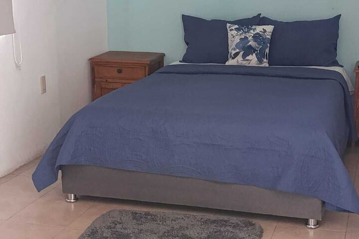 Room 35 of 242