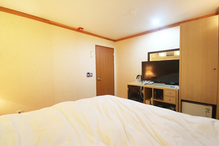 Room 22 of 39