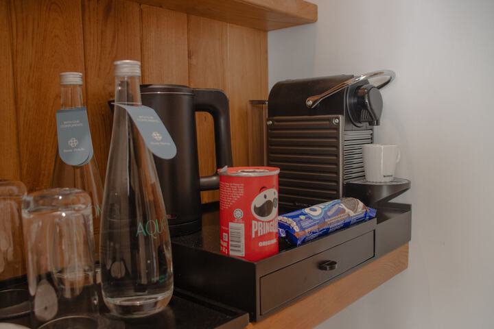 Breakfast/Coffee Service 66 of 175