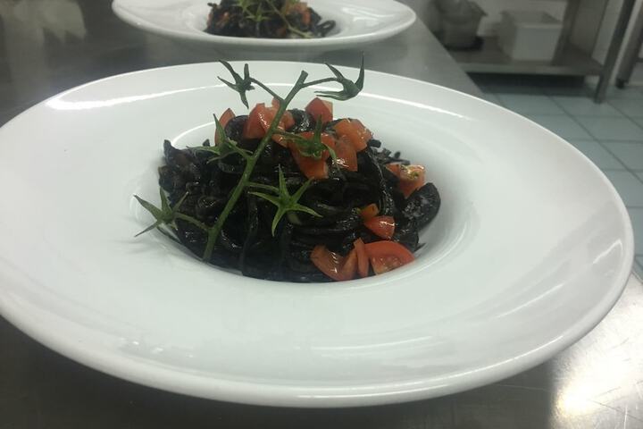 Dining 34 of 66