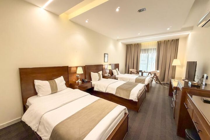 Room 4 of 22