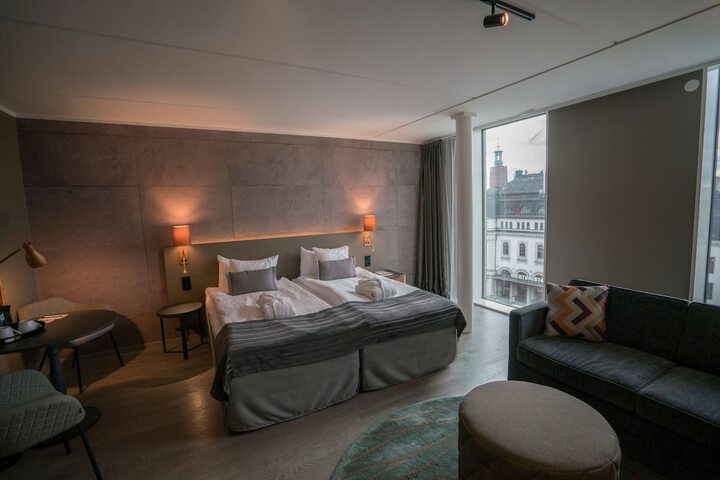 Room 44 of 126