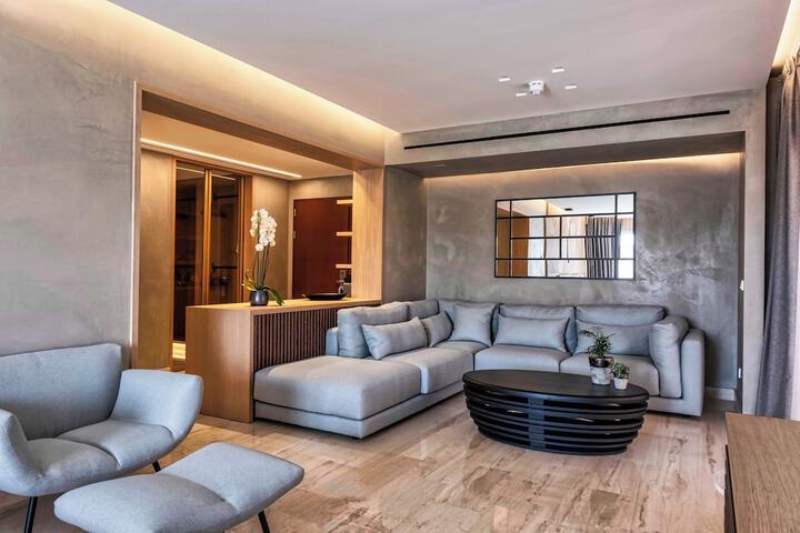 Room 36 of 180