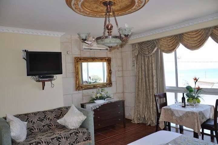 Room 9 of 37