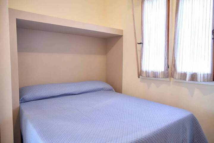 Room 37 of 190