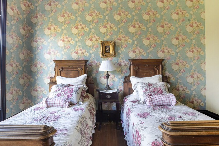 Room 20 of 85