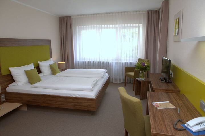 Room 4 of 41