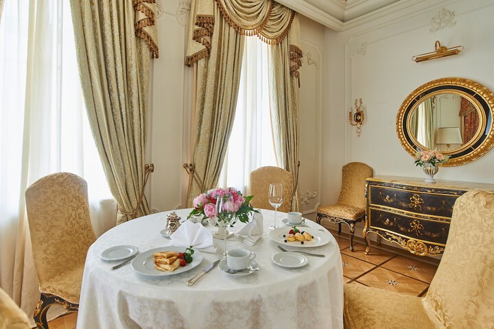 Room 25 of 64