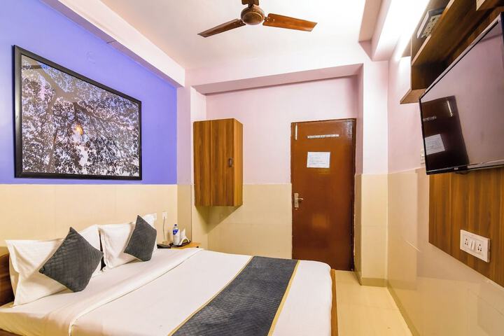 Room 4 of 11