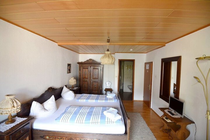 Room 2 of 13