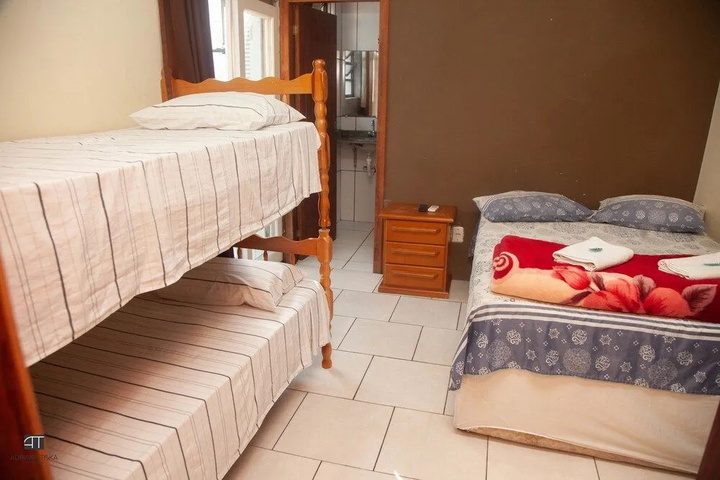 Room 4 of 9