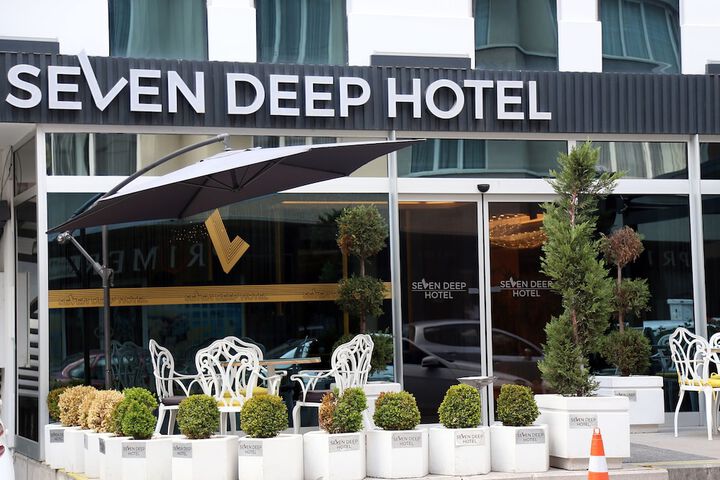 Hotel Exterior 31 of 41