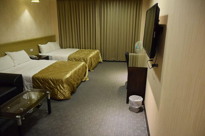 Room 10 of 41