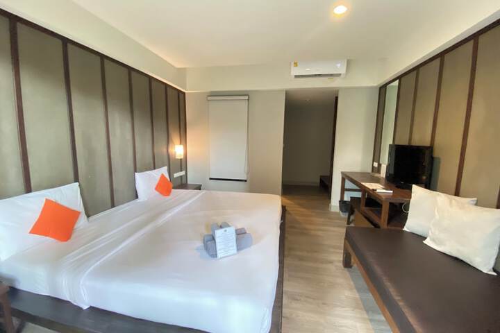 Room 4 of 44