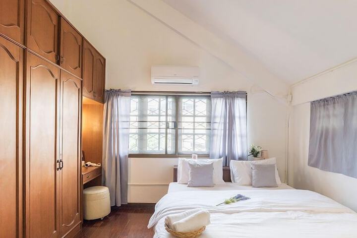 Room 26 of 45